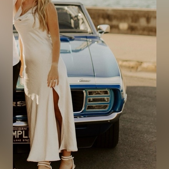 Selfie Leslie - CHAMPAGNE SHOWERS HALTERNECK SLIP MIDI DRESS CHAMPAGNE - Picture 6 of 8